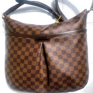 Louie Vuitton Damier Ebene crossbody bag .